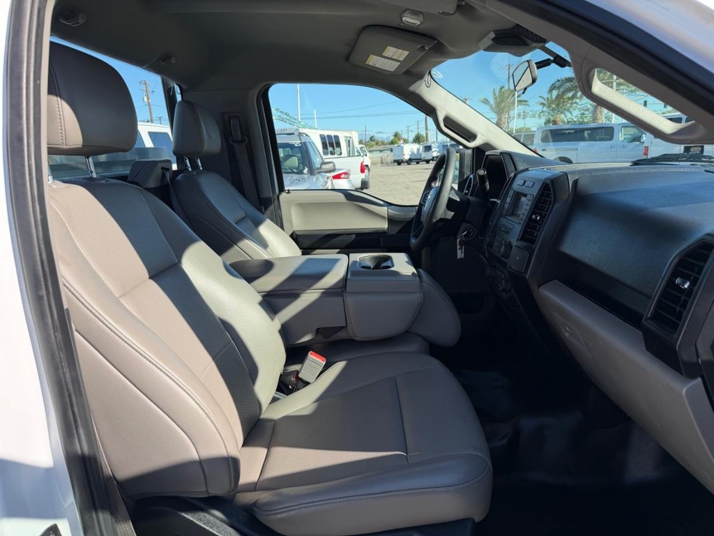 Ford F-150 Vehicle Full-screen Gallery Image 21