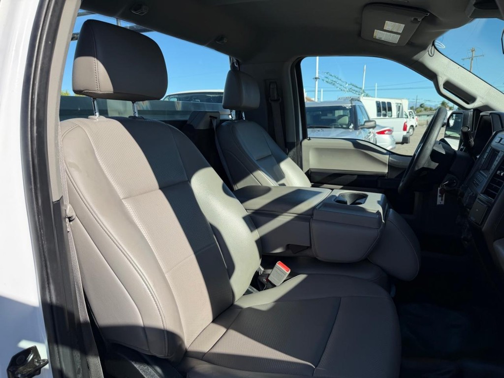 Ford F-150 Vehicle Full-screen Gallery Image 22