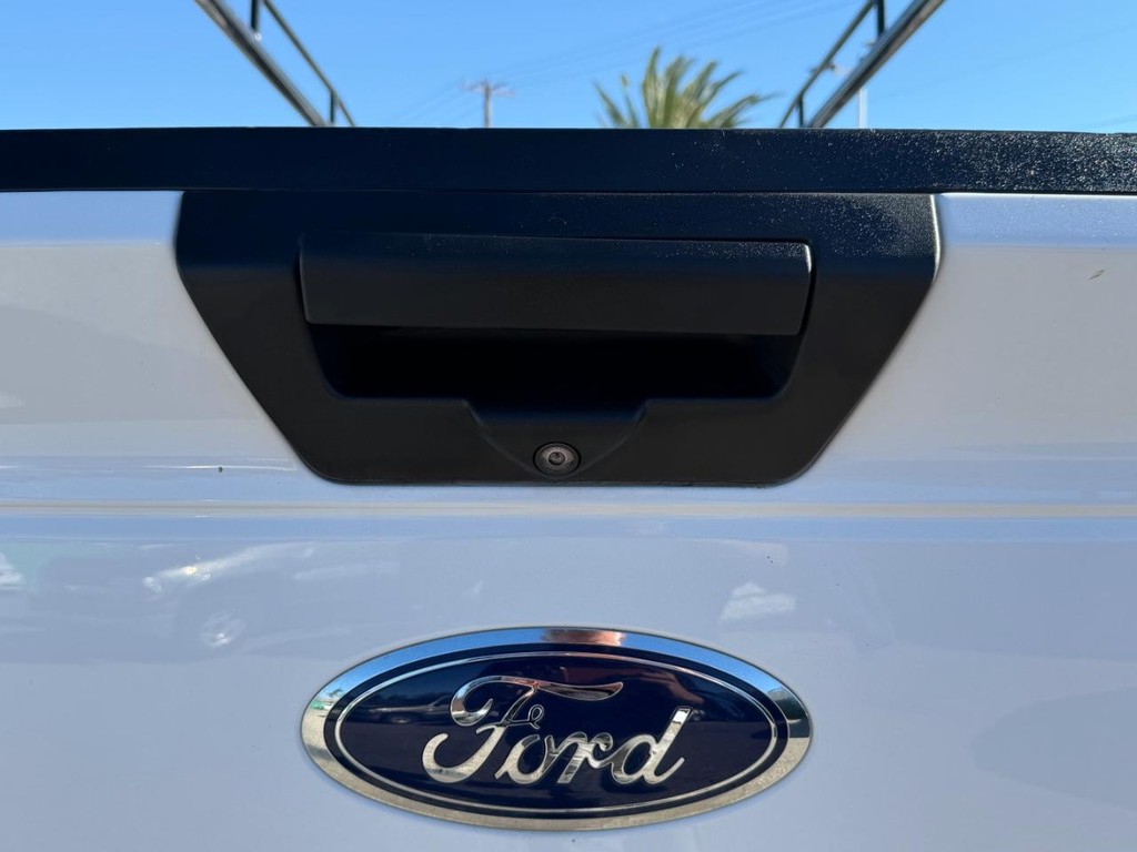 Ford F-150 Vehicle Full-screen Gallery Image 32