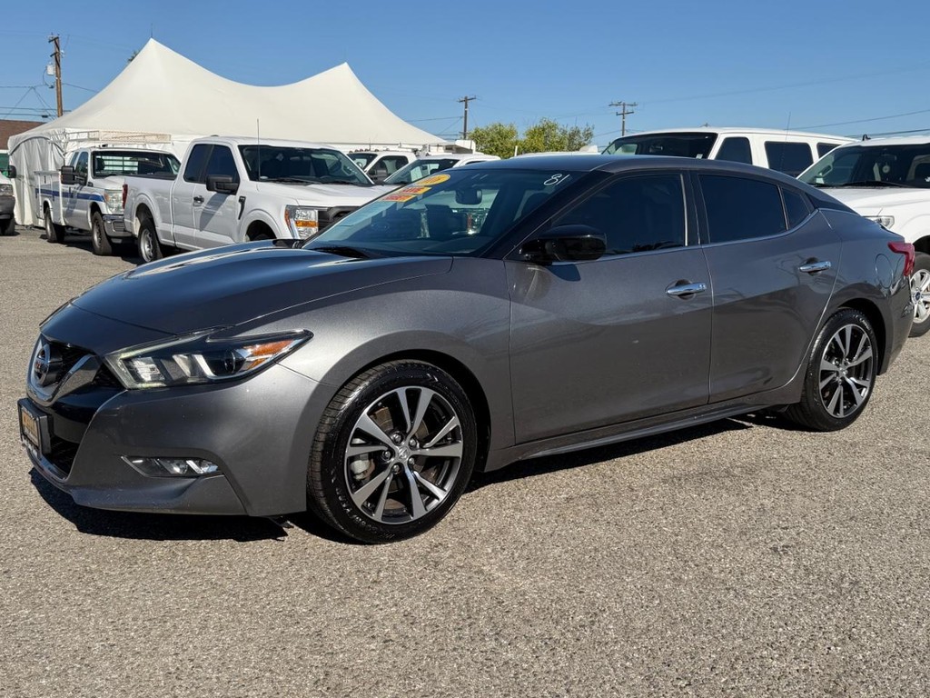 Nissan Maxima Vehicle Full-screen Gallery Image 12