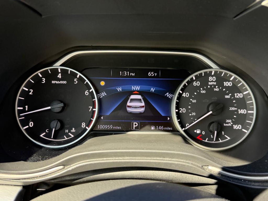 Nissan Maxima Vehicle Full-screen Gallery Image 30