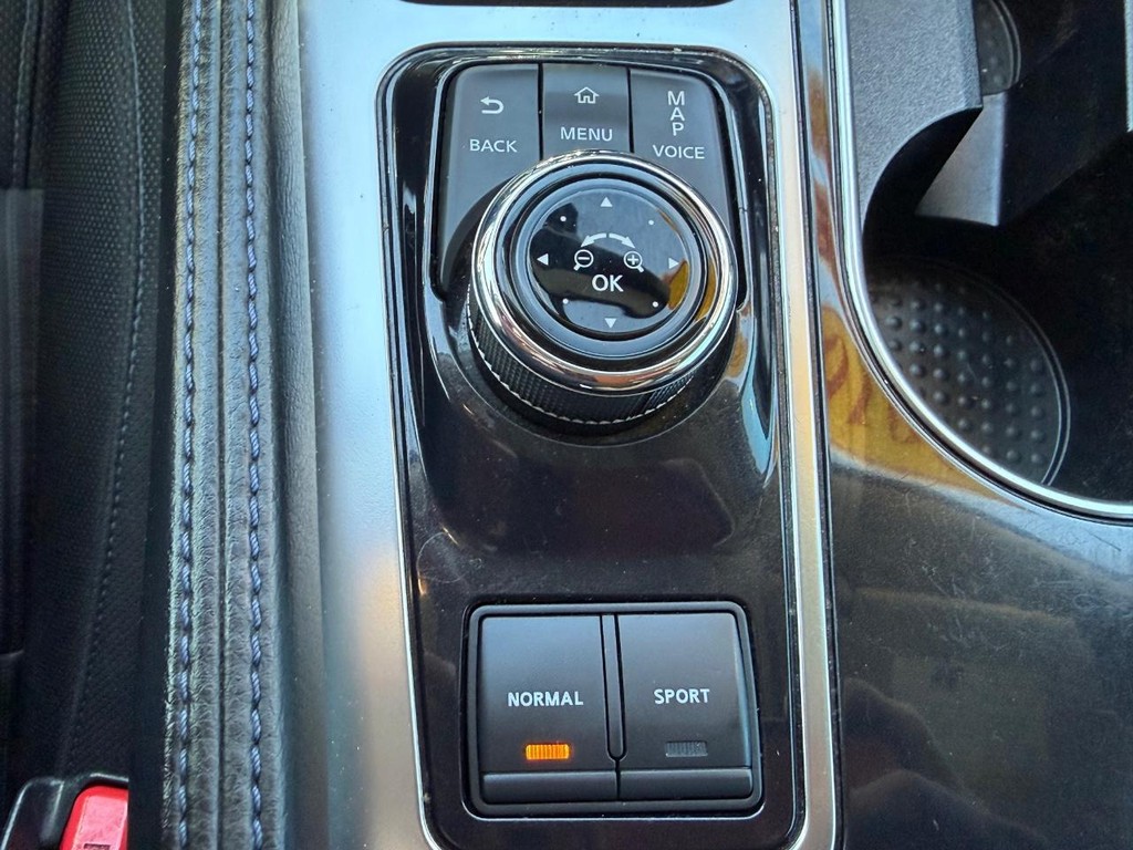 Nissan Maxima Vehicle Full-screen Gallery Image 42