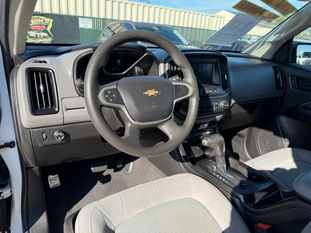 Chevrolet Colorado Vehicle Full-screen Gallery Image 16