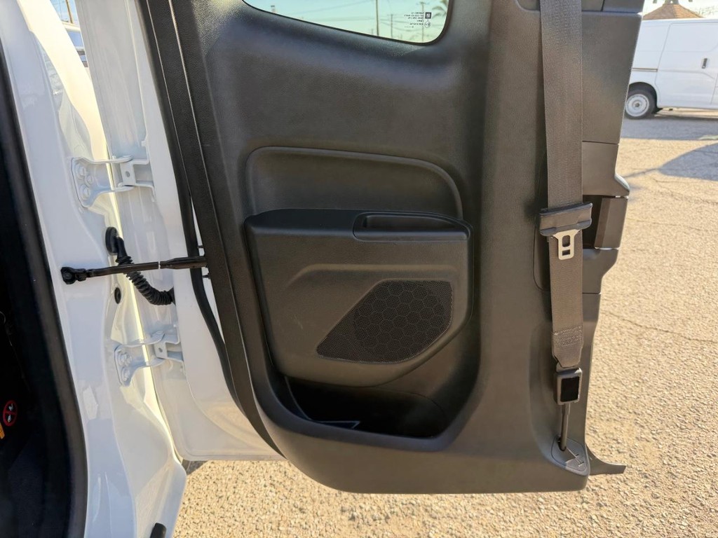 Chevrolet Colorado Vehicle Full-screen Gallery Image 19