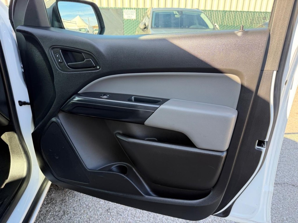 Chevrolet Colorado Vehicle Full-screen Gallery Image 21