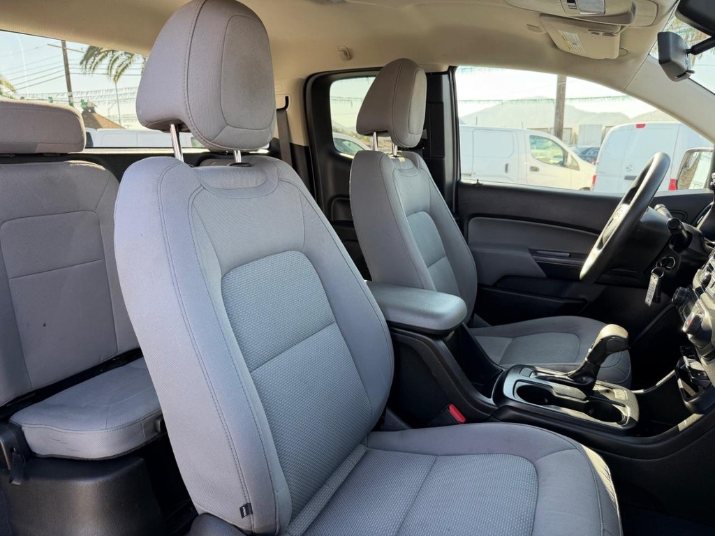 Chevrolet Colorado Vehicle Full-screen Gallery Image 24