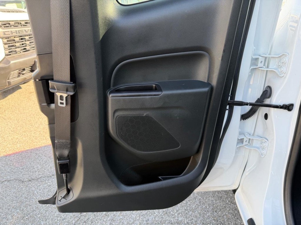Chevrolet Colorado Vehicle Full-screen Gallery Image 25