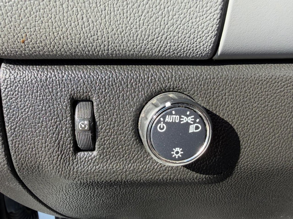 Chevrolet Colorado Vehicle Full-screen Gallery Image 32