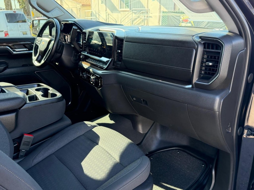 Chevrolet Silverado 1500 Vehicle Full-screen Gallery Image 20