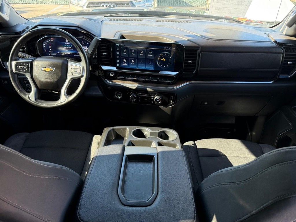 Chevrolet Silverado 1500 Vehicle Full-screen Gallery Image 23