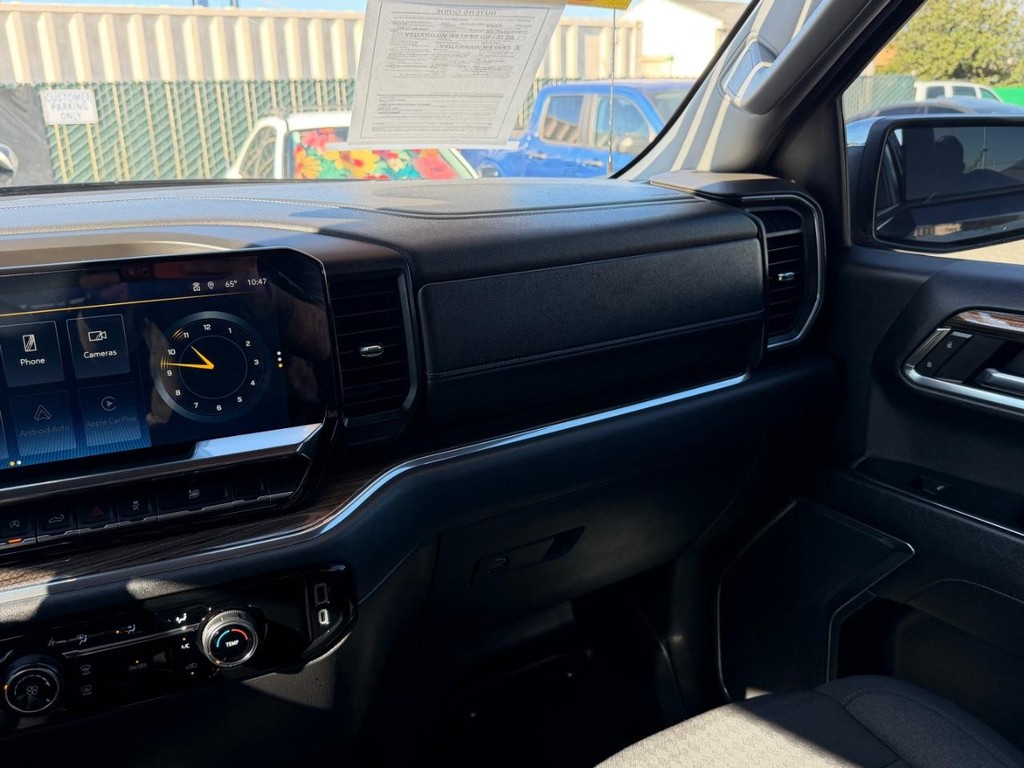 Chevrolet Silverado 1500 Vehicle Full-screen Gallery Image 26