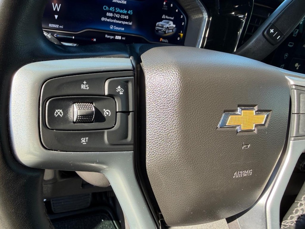 Chevrolet Silverado 1500 Vehicle Full-screen Gallery Image 28