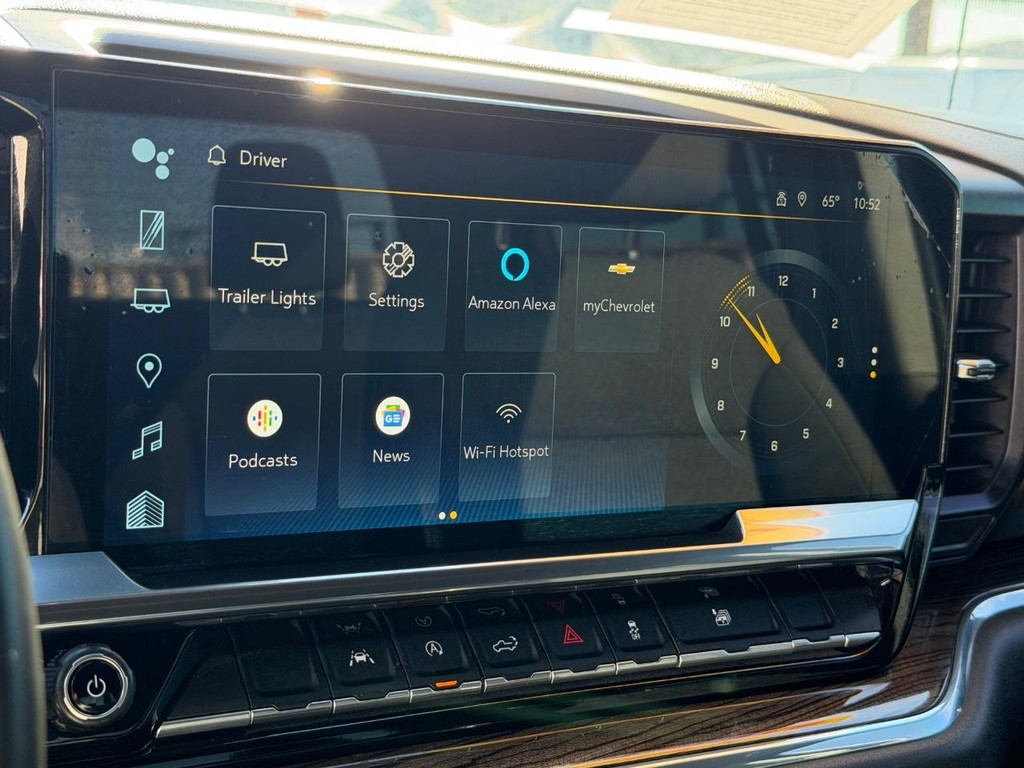 Chevrolet Silverado 1500 Vehicle Full-screen Gallery Image 34