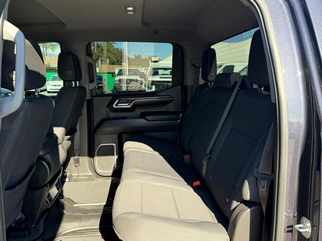 Chevrolet Silverado 1500 Vehicle Full-screen Gallery Image 42