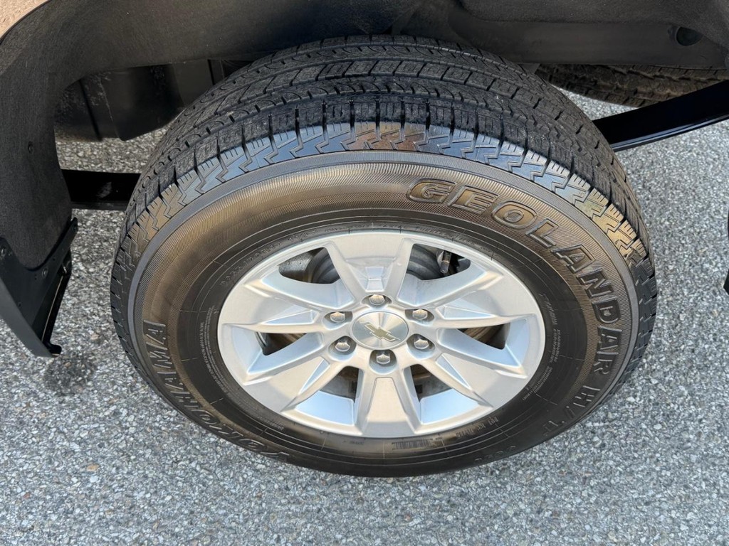 Chevrolet Silverado 1500 Vehicle Full-screen Gallery Image 50