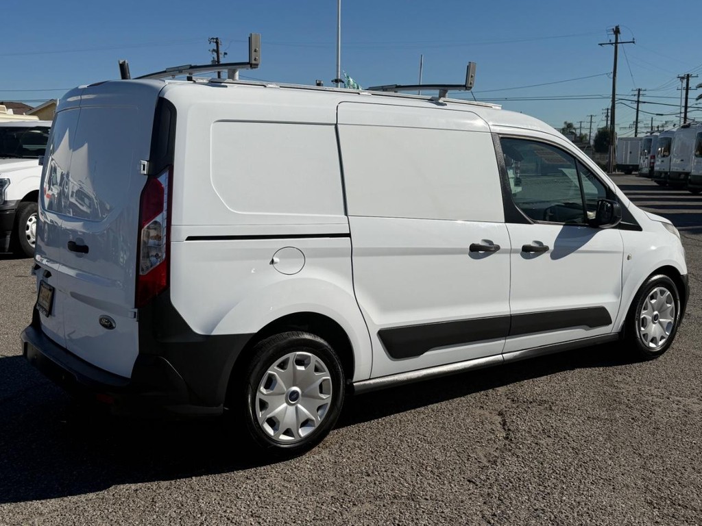 Ford Transit Connect Vehicle Full-screen Gallery Image 07