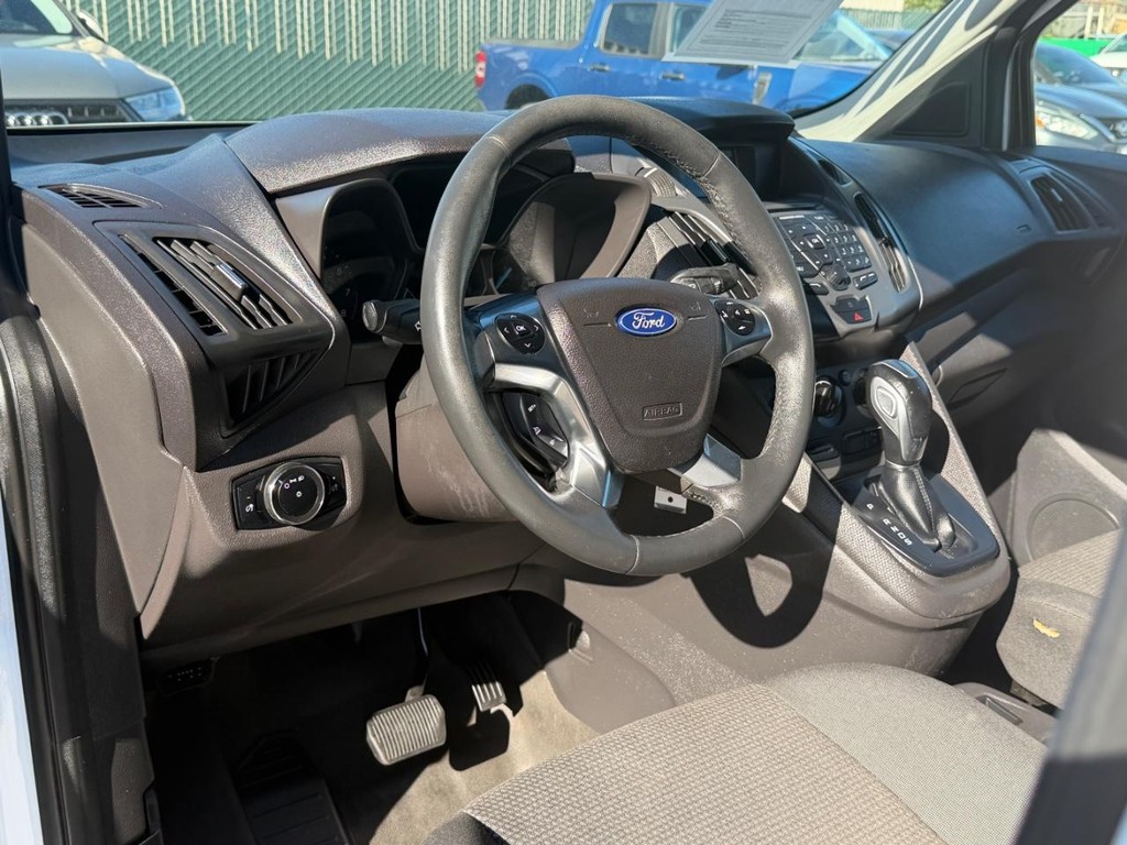 Ford Transit Connect Vehicle Full-screen Gallery Image 27