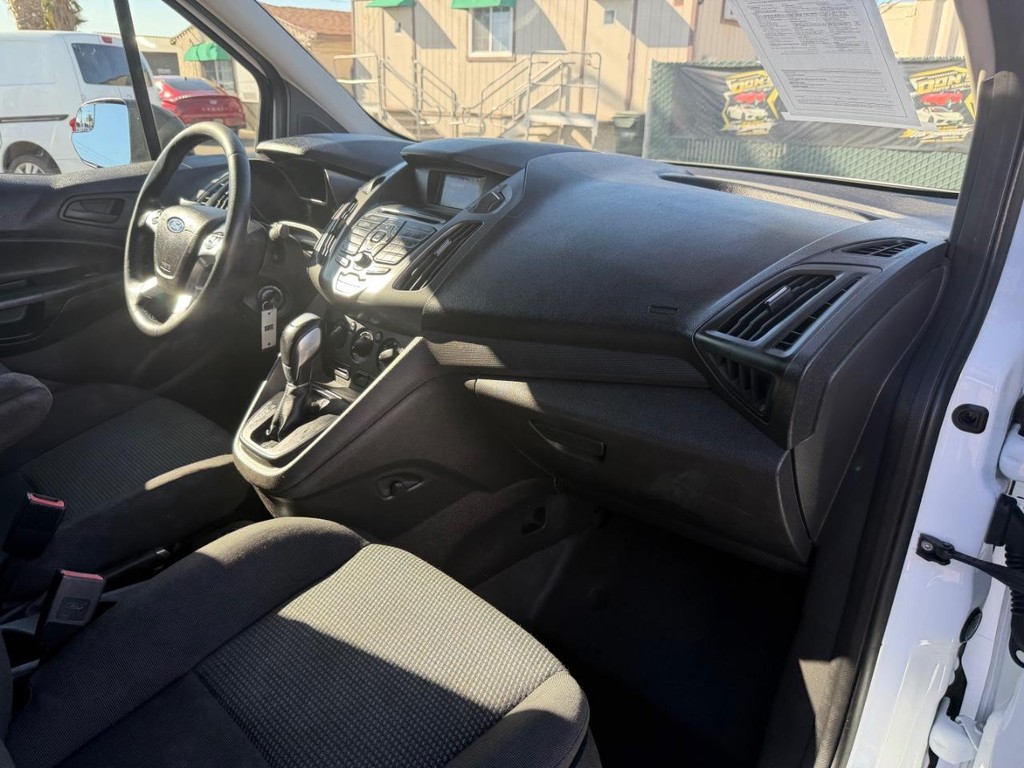 Ford Transit Connect Vehicle Full-screen Gallery Image 31