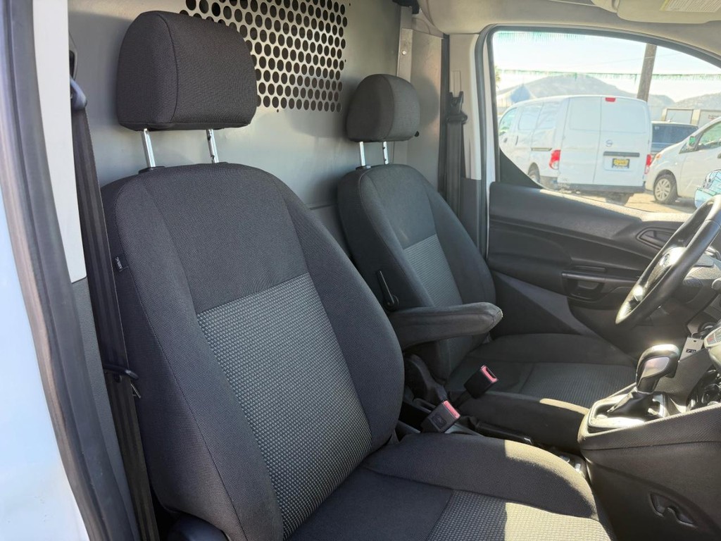 Ford Transit Connect Vehicle Full-screen Gallery Image 33