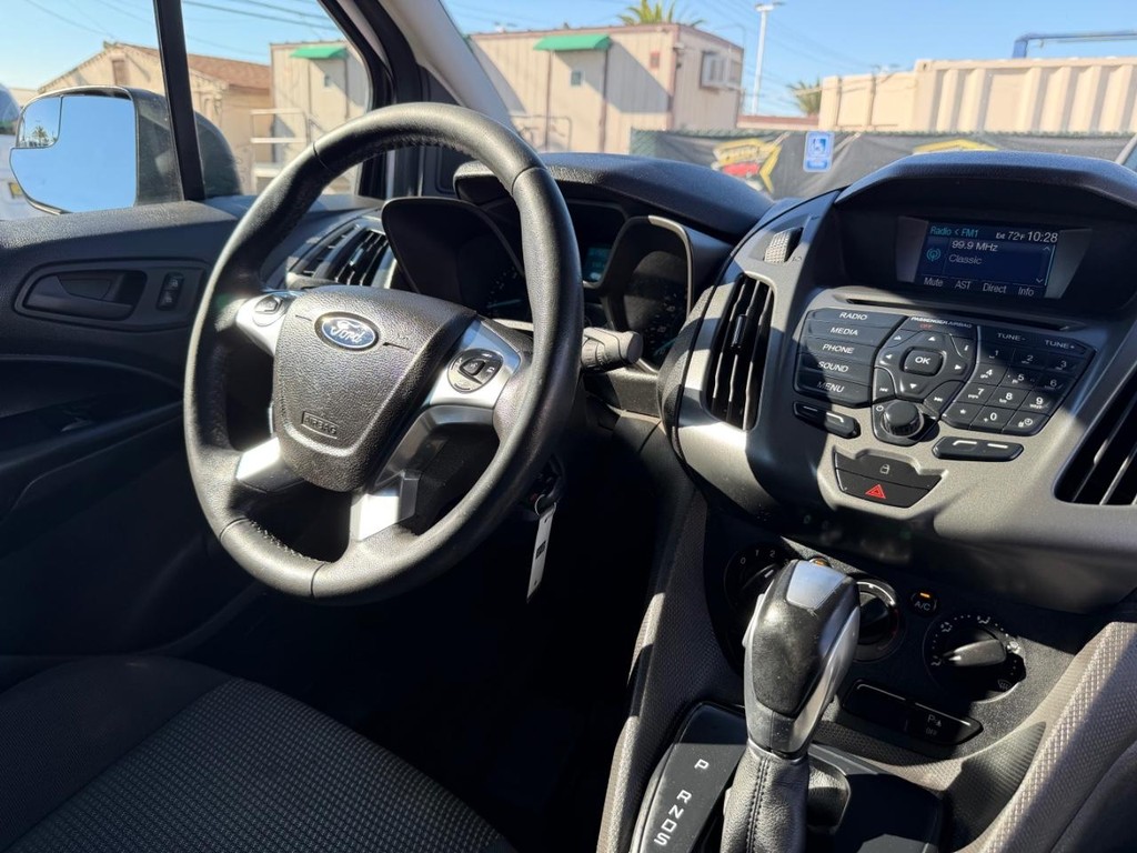 Ford Transit Connect Vehicle Full-screen Gallery Image 34