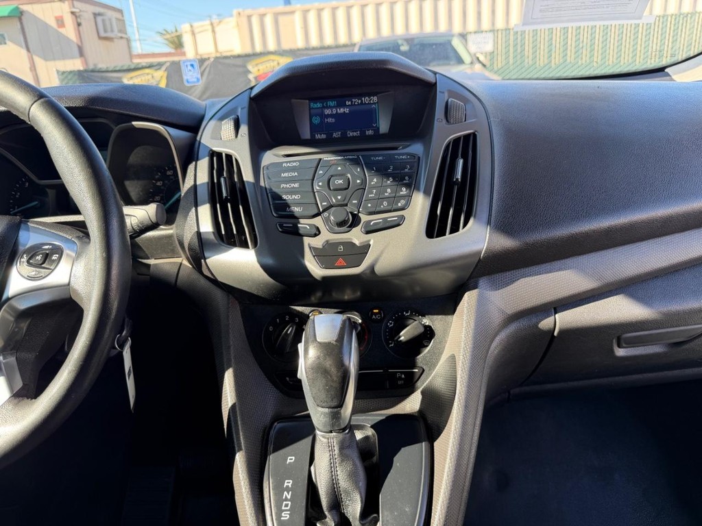 Ford Transit Connect Vehicle Full-screen Gallery Image 35