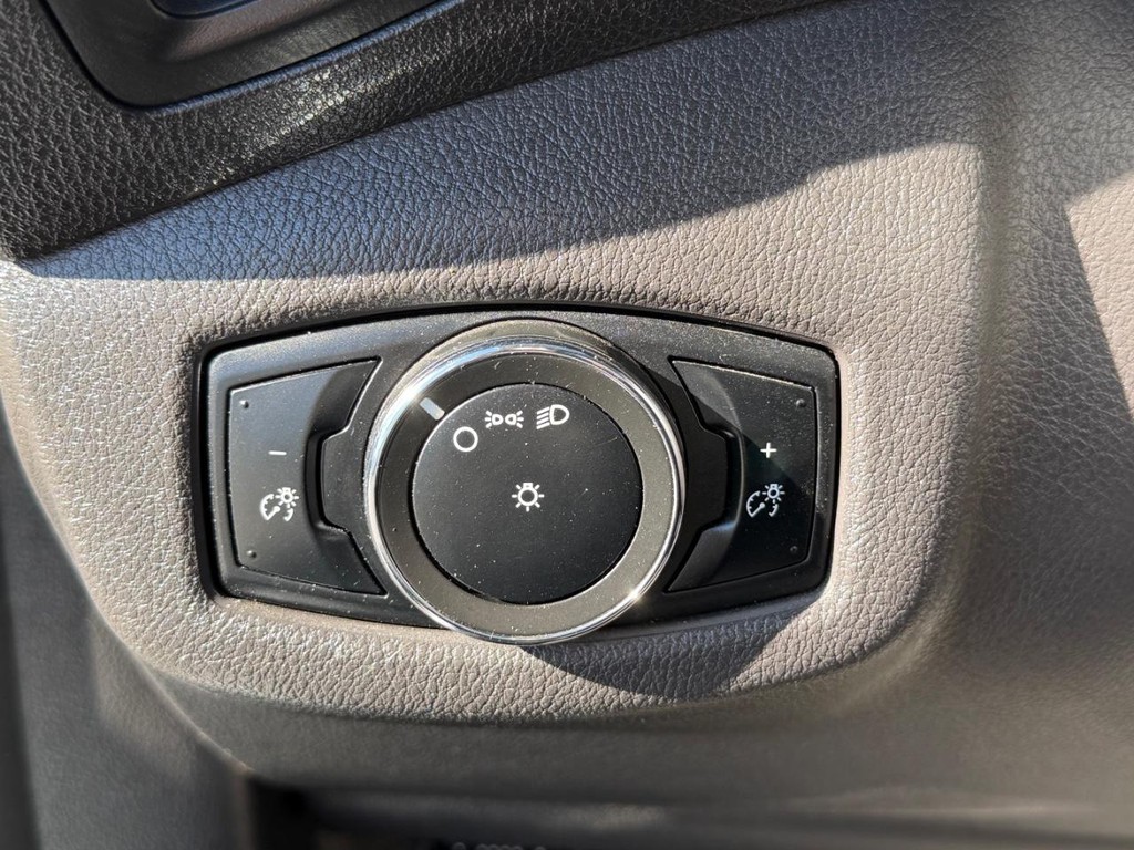 Ford Transit Connect Vehicle Full-screen Gallery Image 39