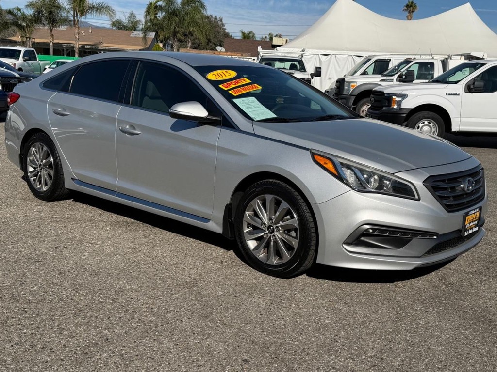 Hyundai Sonata Vehicle Full-screen Gallery Image 03