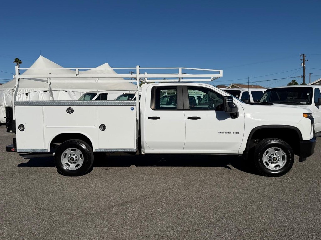 Chevrolet Silverado 2500HD Vehicle Full-screen Gallery Image 05