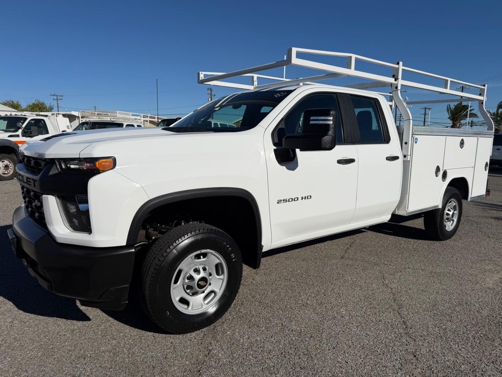 Chevrolet Silverado 2500HD Vehicle Full-screen Gallery Image 12
