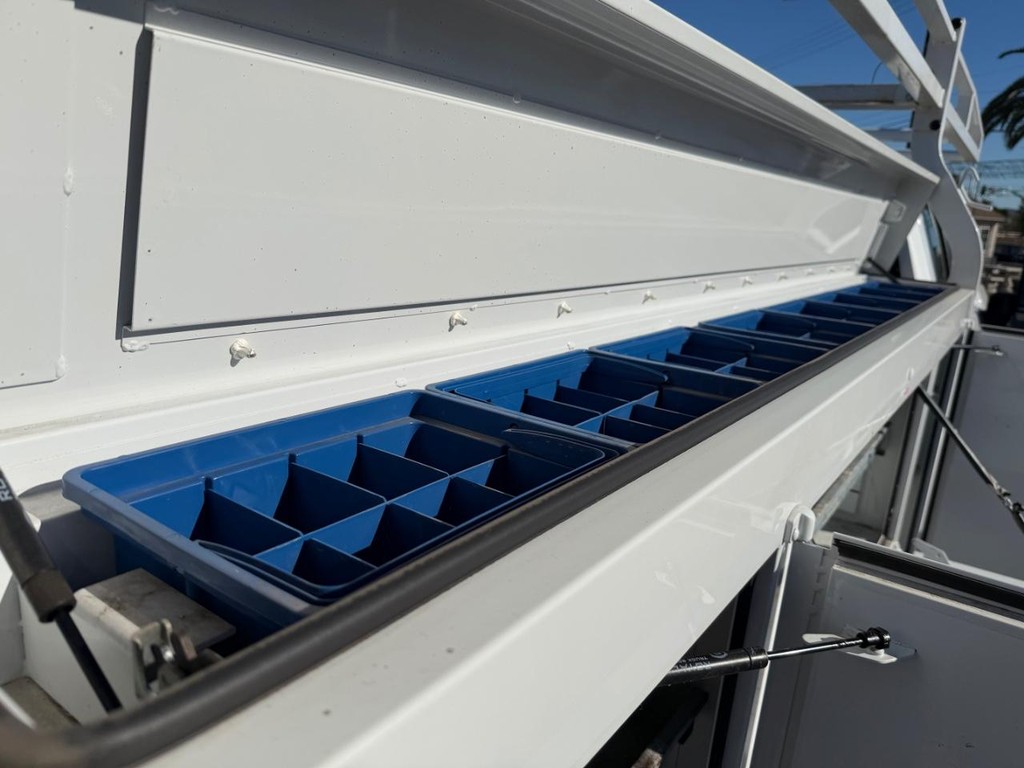 Chevrolet Silverado 2500HD Vehicle Full-screen Gallery Image 18