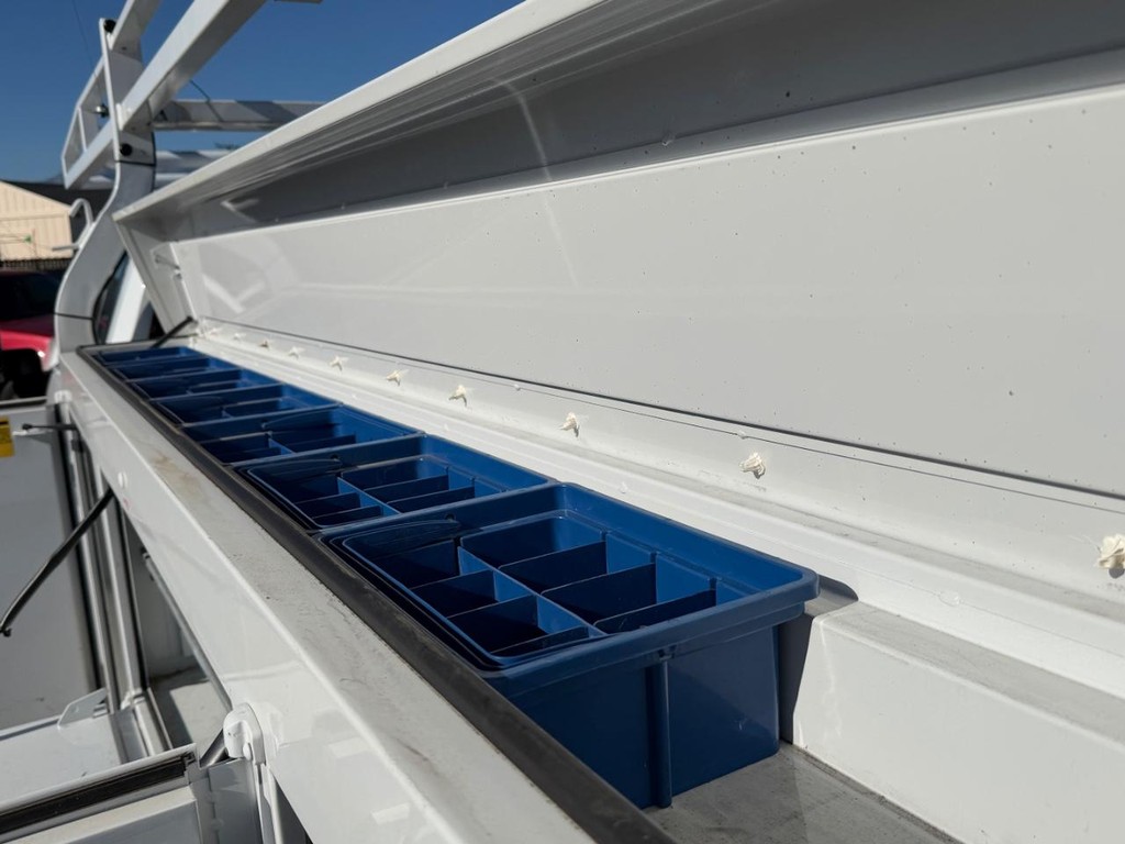 Chevrolet Silverado 2500HD Vehicle Full-screen Gallery Image 22