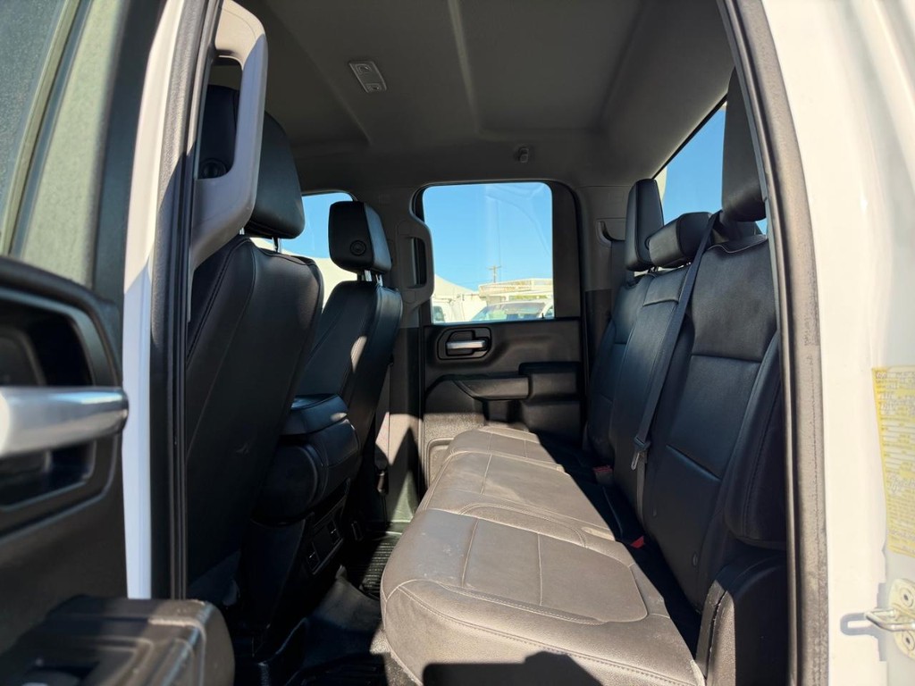 Chevrolet Silverado 2500HD Vehicle Full-screen Gallery Image 59