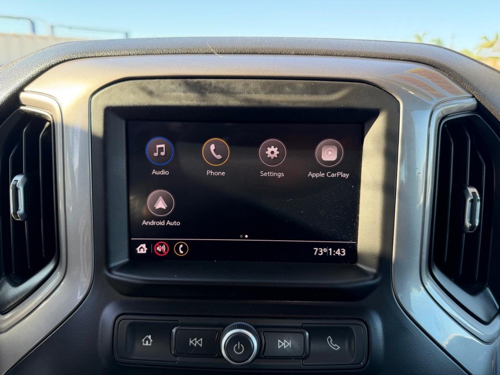 Chevrolet Silverado 2500HD Vehicle Full-screen Gallery Image 61