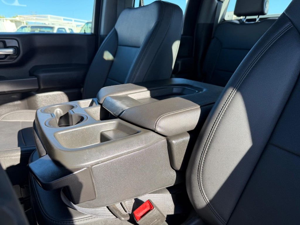 Chevrolet Silverado 2500HD Vehicle Full-screen Gallery Image 62