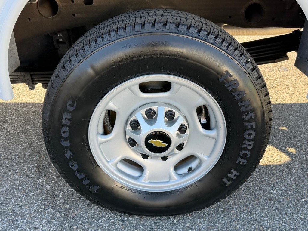 Chevrolet Silverado 2500HD Vehicle Full-screen Gallery Image 67