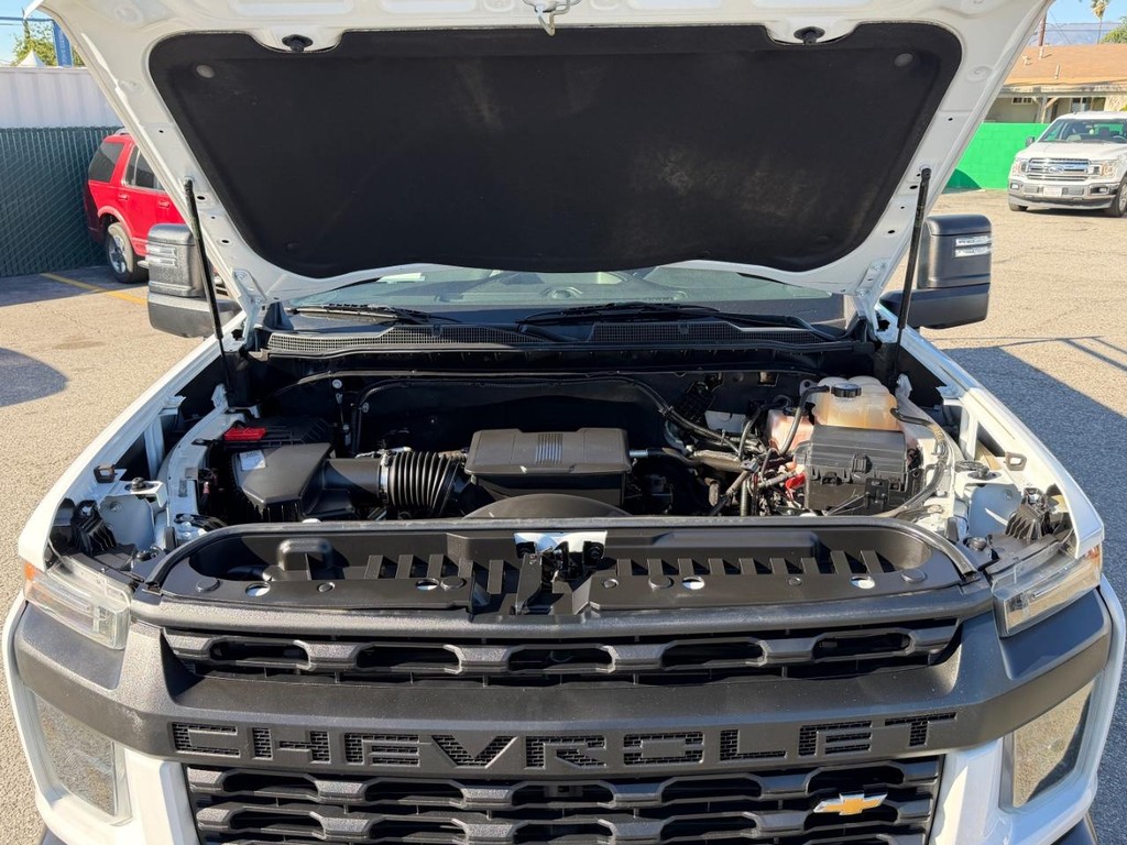 Chevrolet Silverado 2500HD Vehicle Full-screen Gallery Image 69