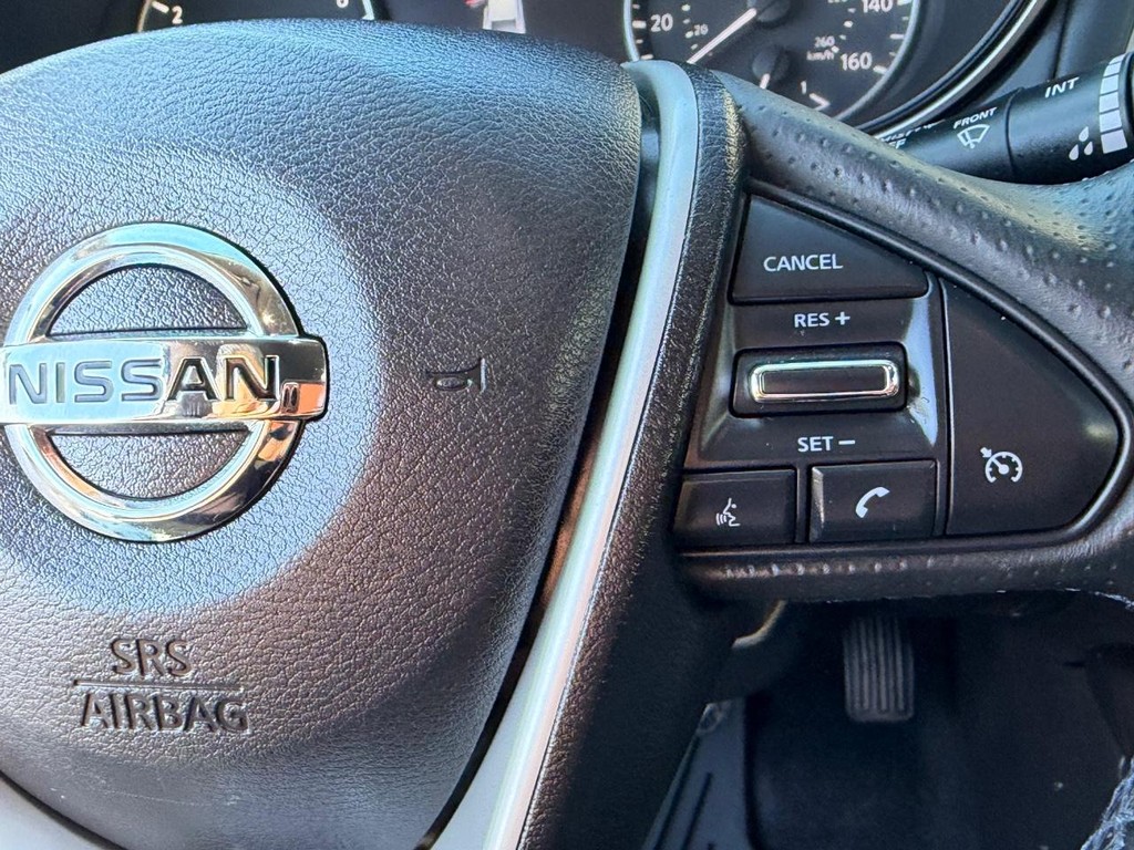 Nissan Maxima Vehicle Full-screen Gallery Image 29