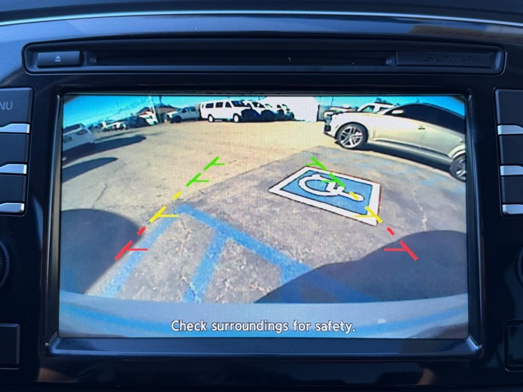 Nissan Maxima Vehicle Full-screen Gallery Image 36