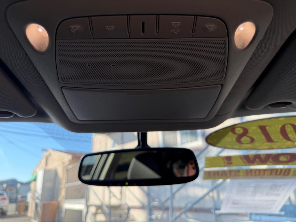 Nissan Maxima Vehicle Full-screen Gallery Image 37