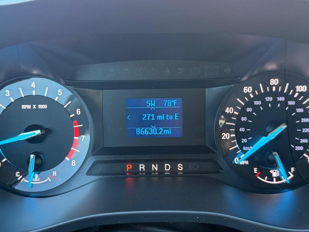 Ford Fusion Vehicle Full-screen Gallery Image 30