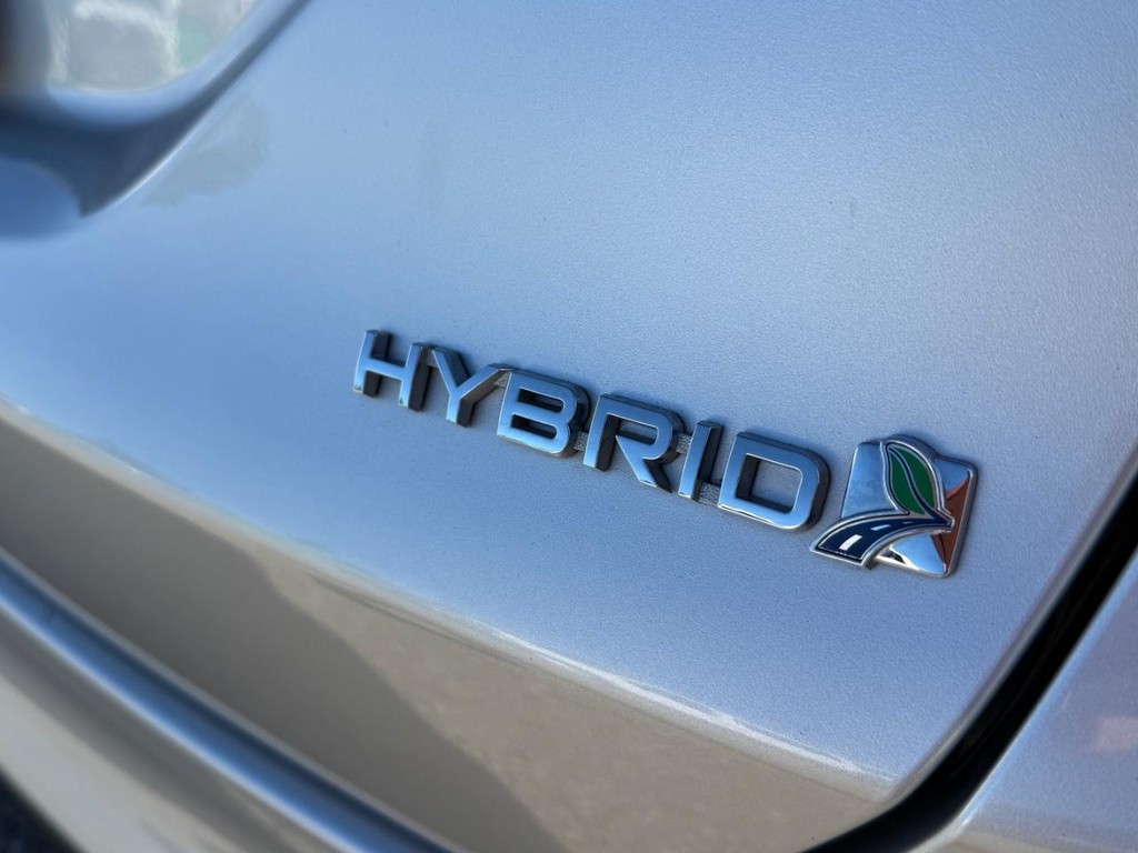 Ford Fusion Vehicle Full-screen Gallery Image 42