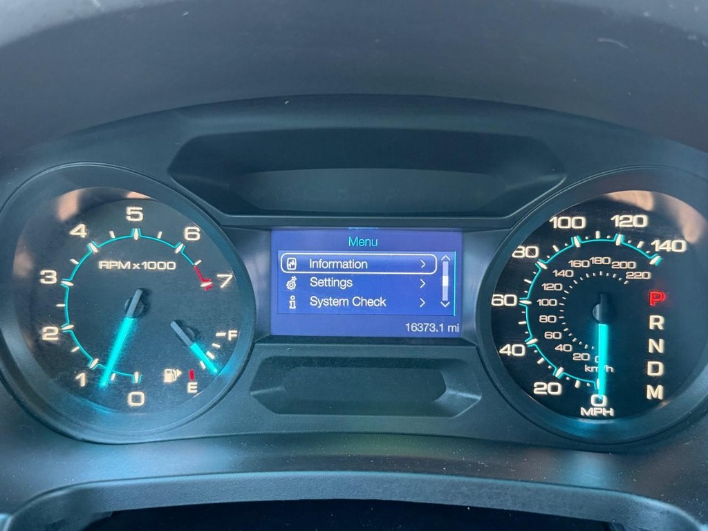 Ford Explorer Vehicle Full-screen Gallery Image 30