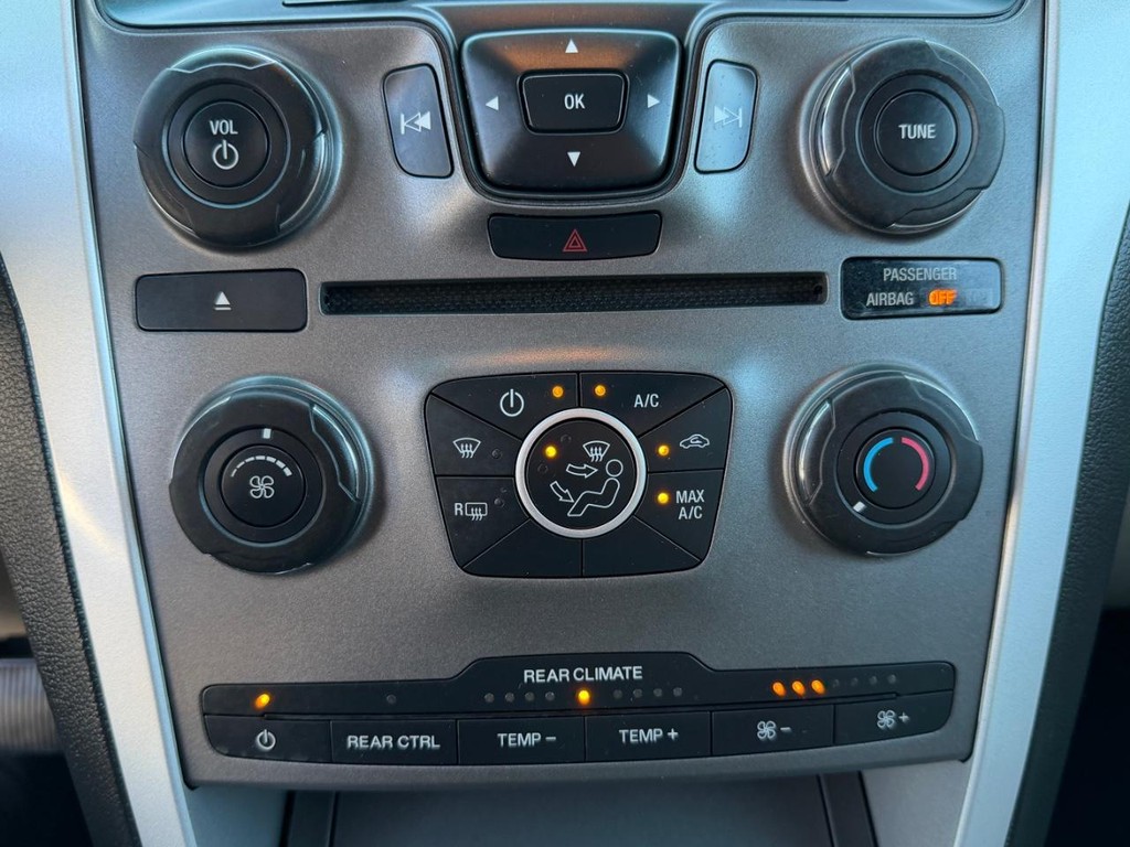 Ford Explorer Vehicle Full-screen Gallery Image 34