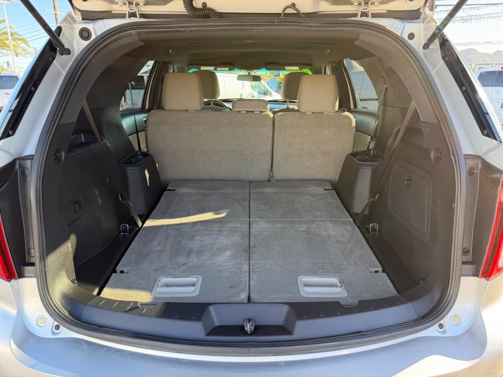 Ford Explorer Vehicle Full-screen Gallery Image 44