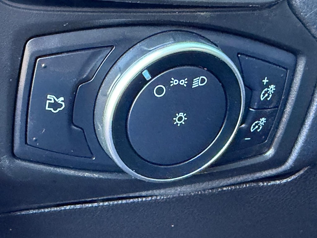 Ford Focus Vehicle Full-screen Gallery Image 29