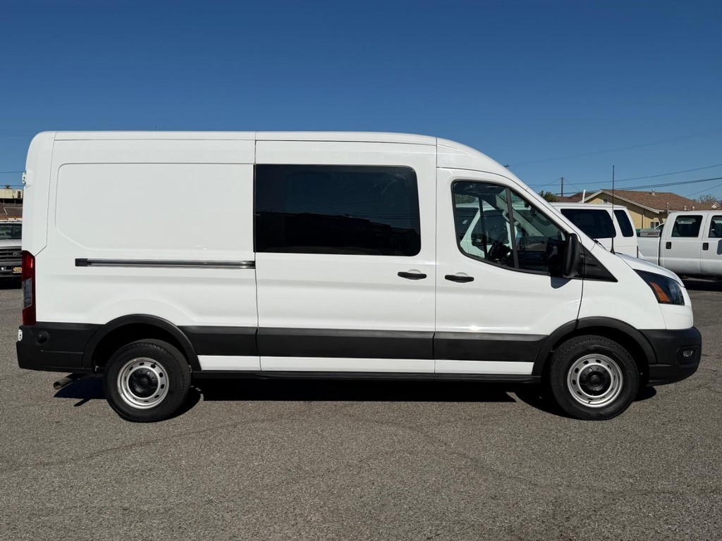 Ford Transit 250 Vehicle Full-screen Gallery Image 06