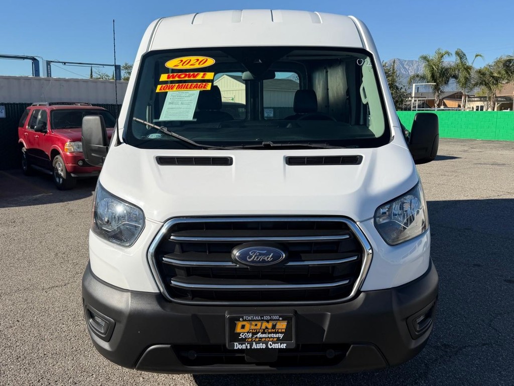 Ford Transit 250 Vehicle Full-screen Gallery Image 15