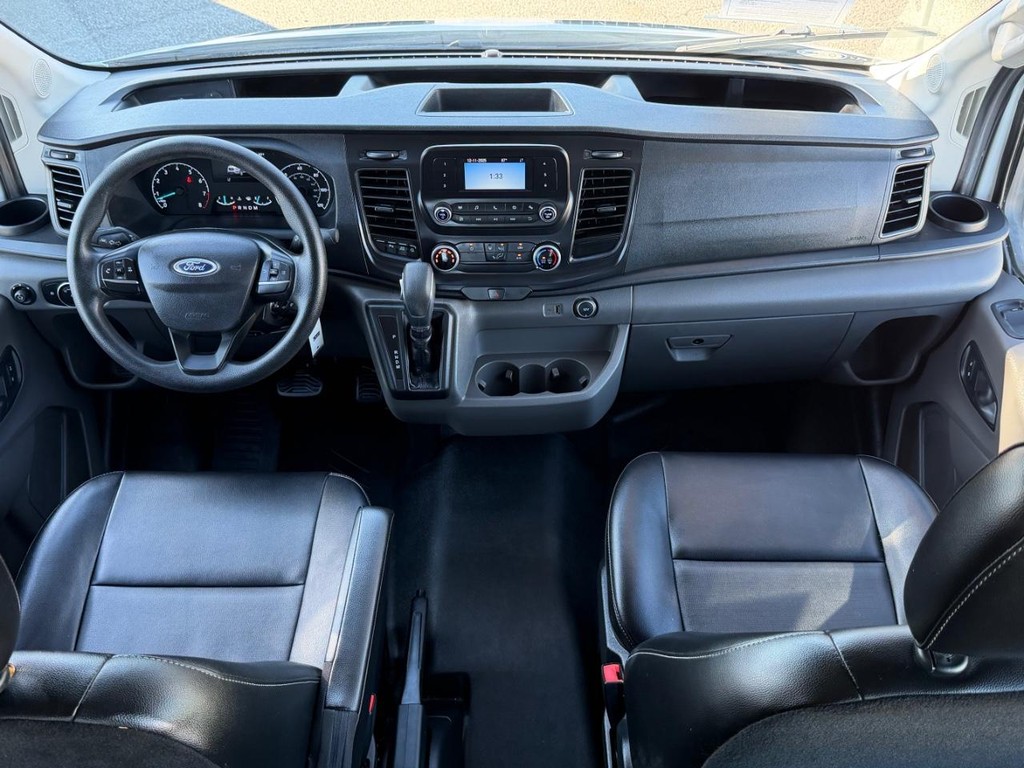 Ford Transit 250 Vehicle Full-screen Gallery Image 32