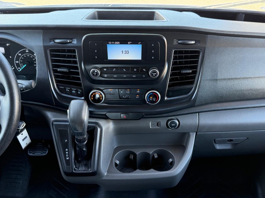 Ford Transit 250 Vehicle Full-screen Gallery Image 34