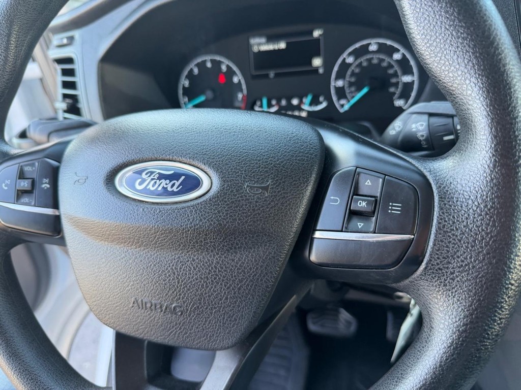 Ford Transit 250 Vehicle Full-screen Gallery Image 38